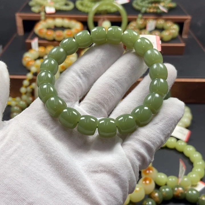 听***@透闪石质玉未镶嵌手链