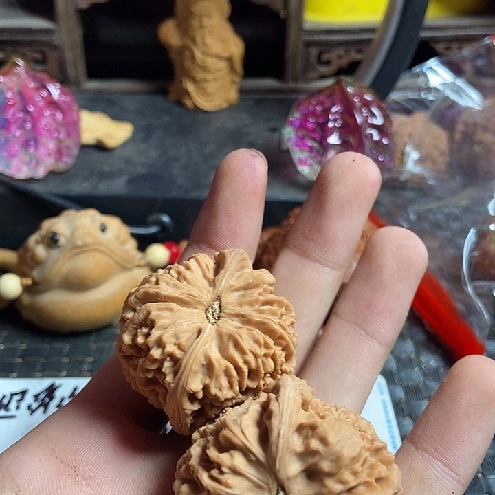 文玩核桃吊坠我****情南疆