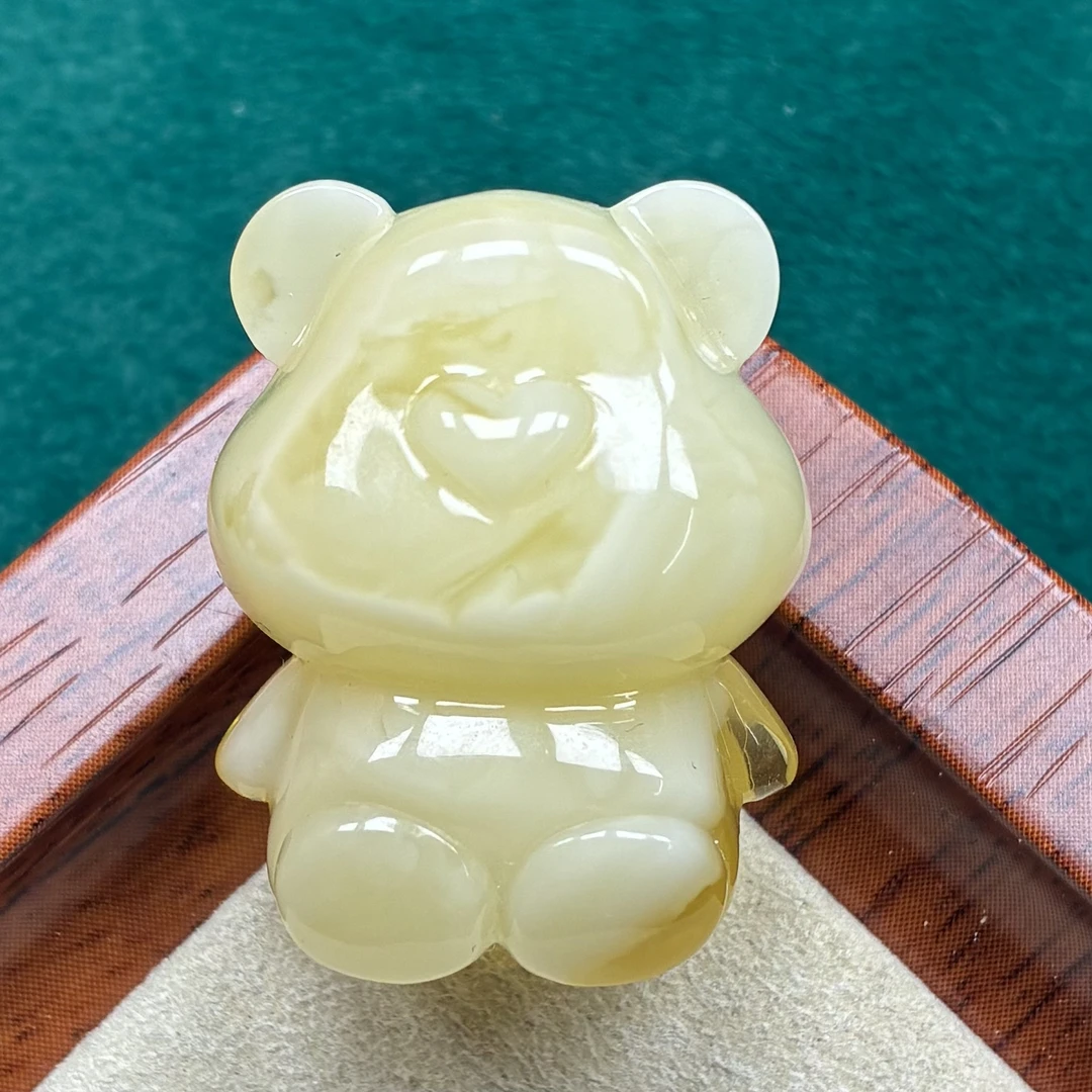 天然琥珀蜜蜡白蜡小熊。抖音基地发货。带证书。