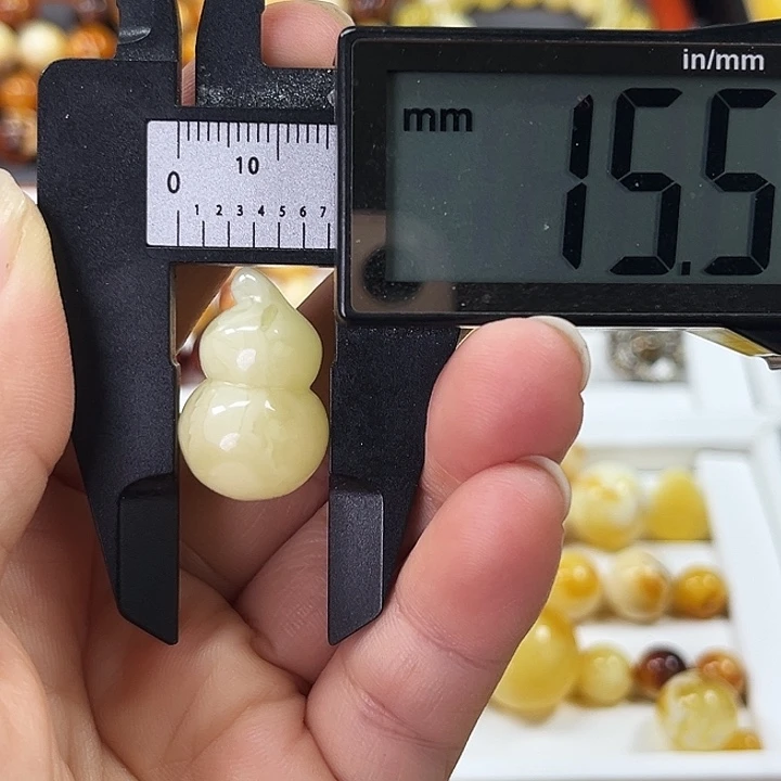琥珀颈饰未镶嵌15