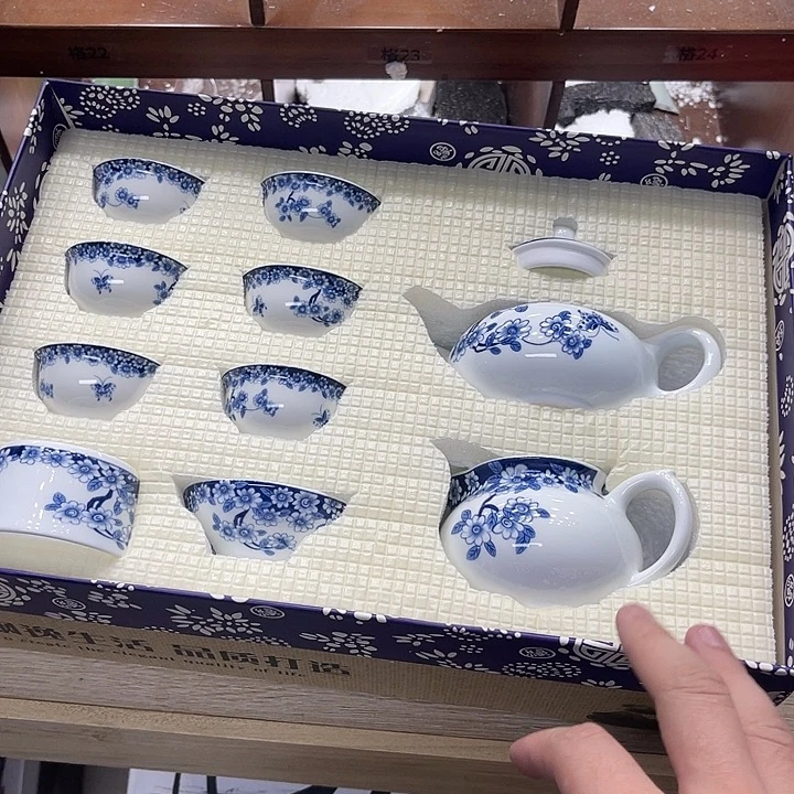 孤品茶具套装等。
