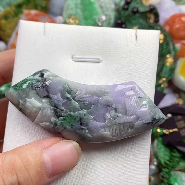 翡翠未镶嵌吊坠(赠链)