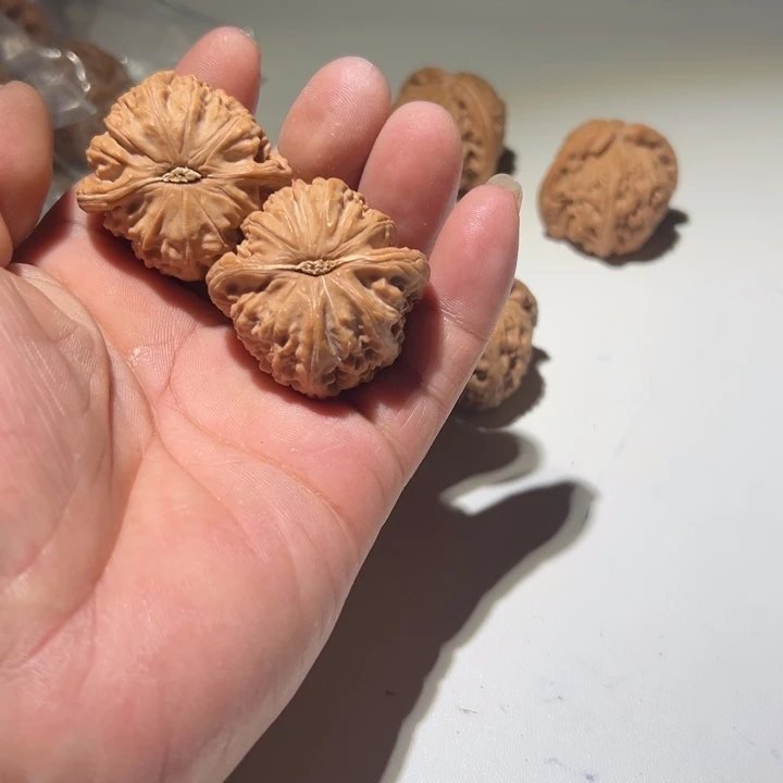 习***笑文玩核桃把件闷白