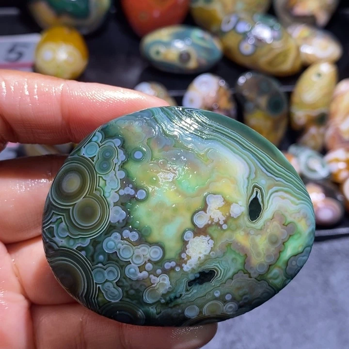 玛瑙/玉髓未镶嵌珠宝奇石