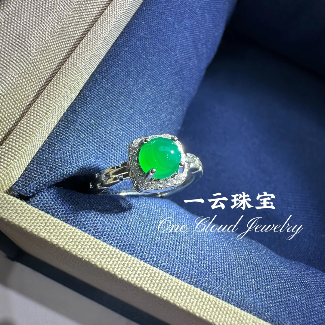 【一云珠宝】天然玉髓满绿银色卡6满钻戒指