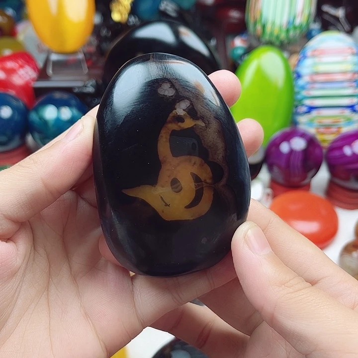 玛瑙/玉髓未镶嵌珠宝奇石