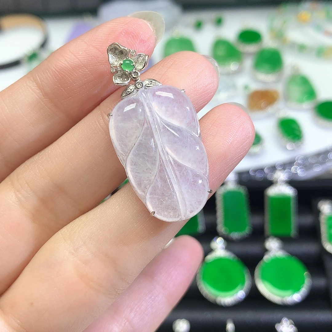 18K金镶嵌翡翠耳饰