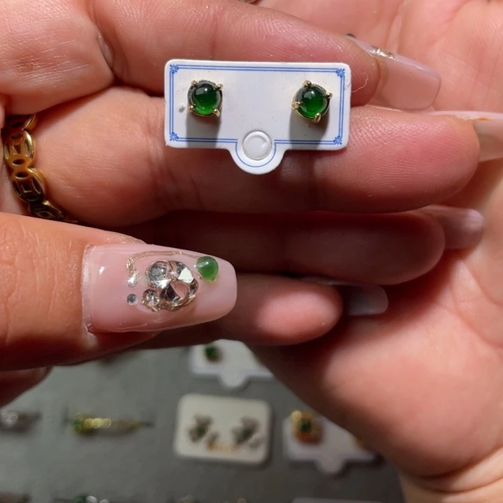 翡翠耳饰未镶嵌天然A翡翠