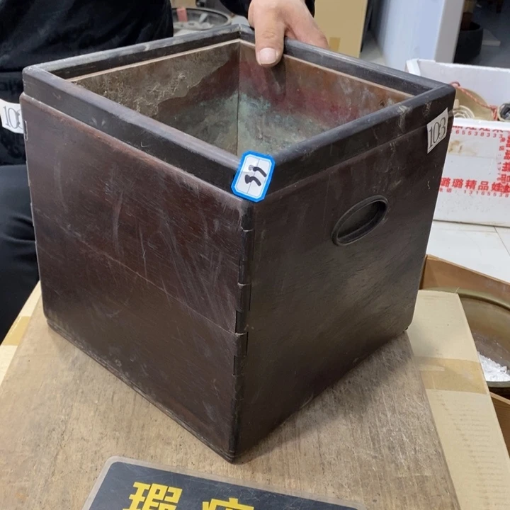 古***，中古品默认微瑕看好下手