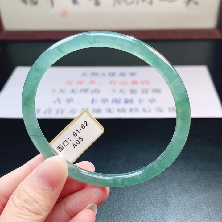 翡翠未镶嵌手镯翡翠手镯127