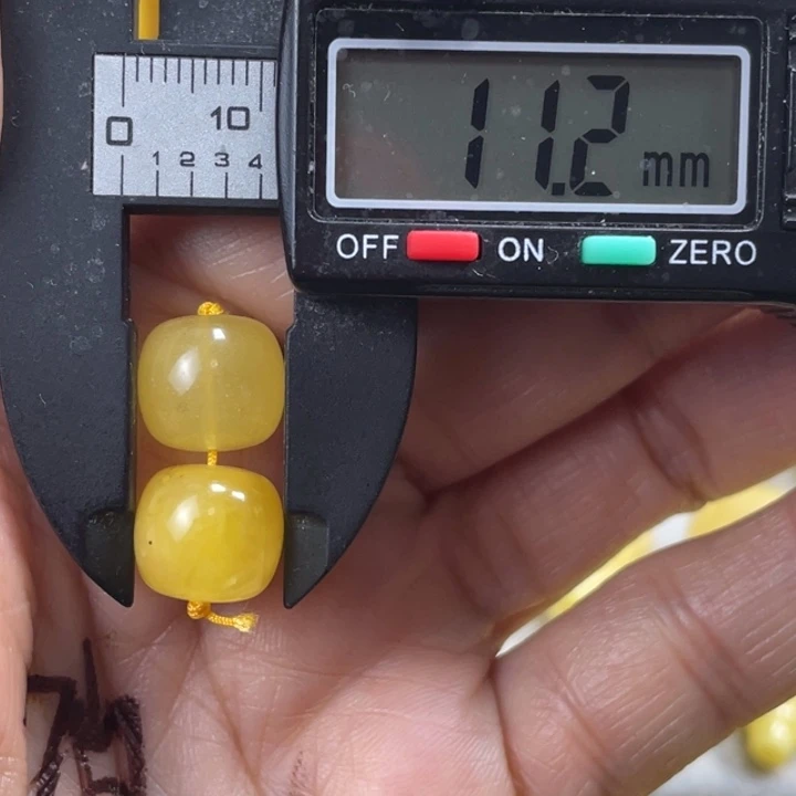 蜜蜡未镶嵌裸石8杂