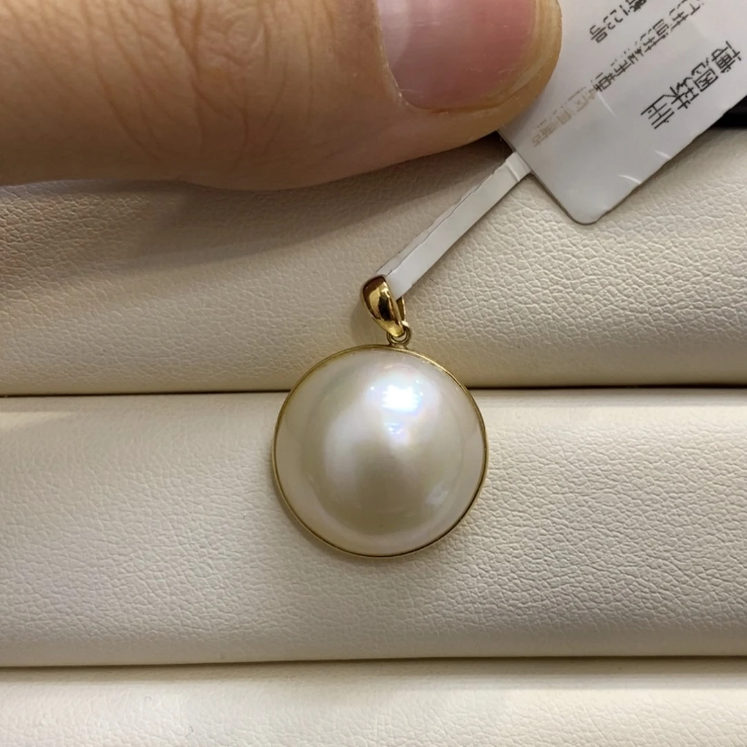 18K金镶嵌颈饰拼合珍珠（马贝珠）