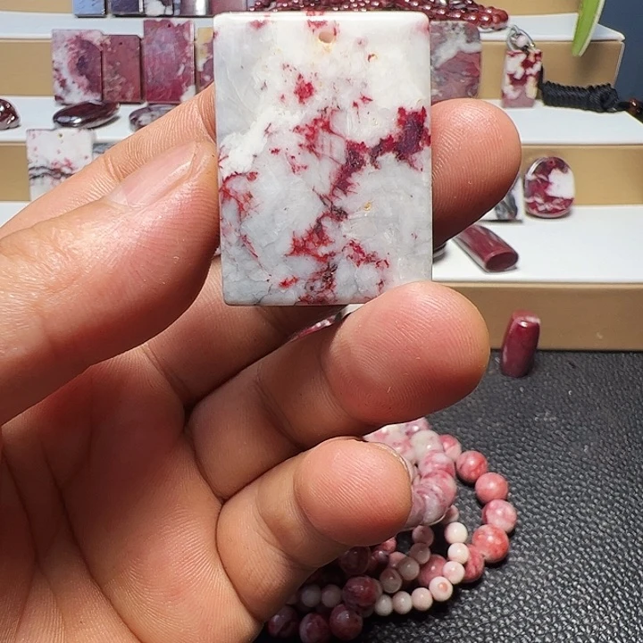 天然辰砂朱砂原石工艺品