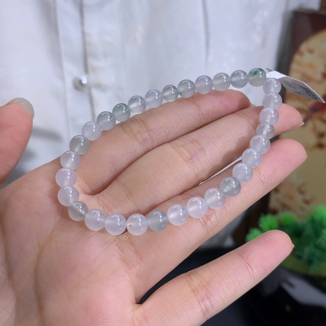 未镶嵌手串翡翠卡5.8冰种白底飘绿花