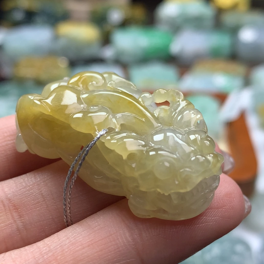 翡翠未镶嵌颈饰貔貅25