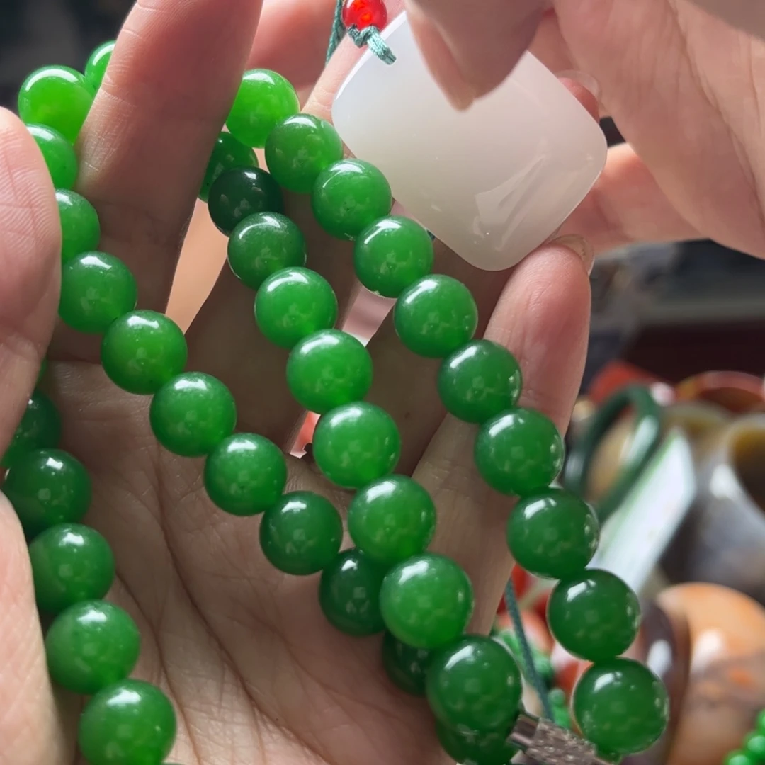 石英质玉未镶嵌颈饰