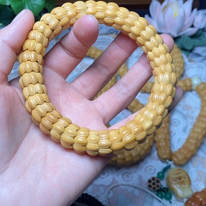 猴头核桃吊坠莲花