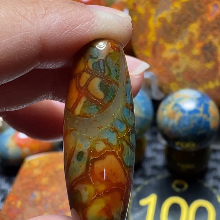 我***在玛瑙/玉髓未镶嵌颈饰