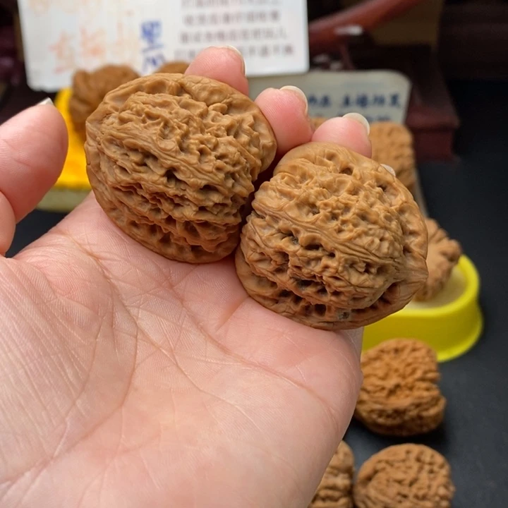 文玩核桃吊坠三角全家福39尺1004