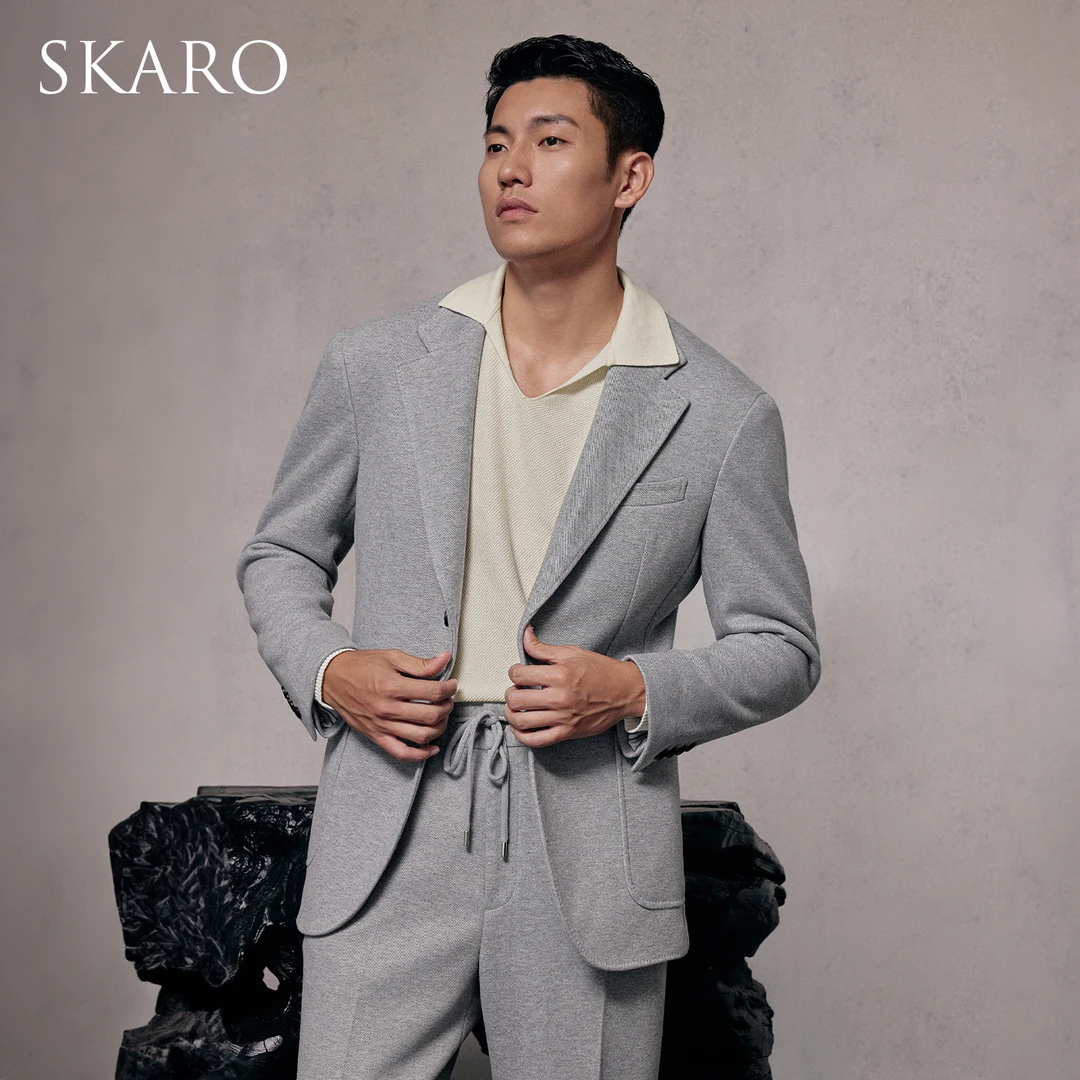 【重磅加厚 可机洗】SKARO休闲西服套装男秋冬新款浅灰色针织西装