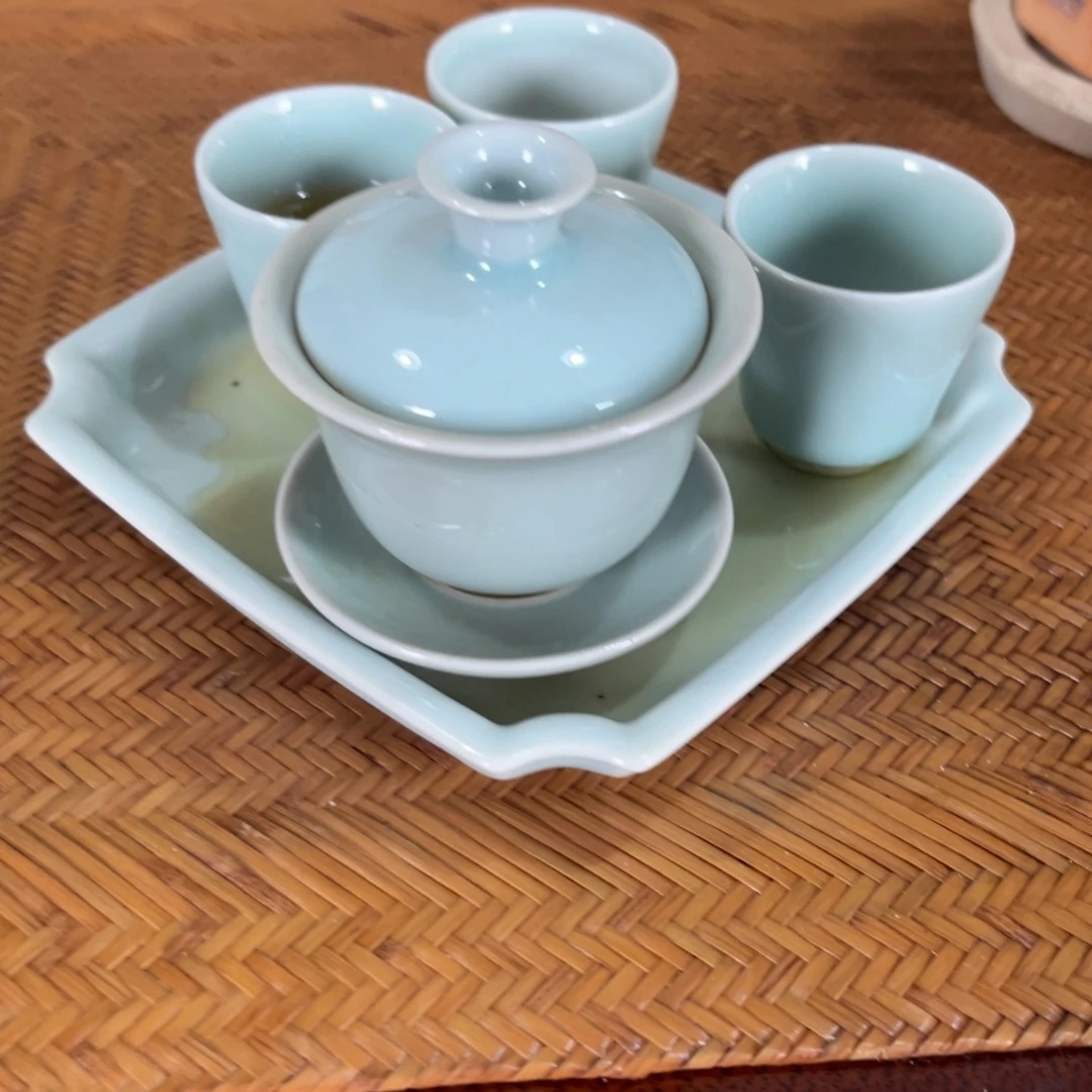 无***诤龙泉窑青釉瓷器盖碗