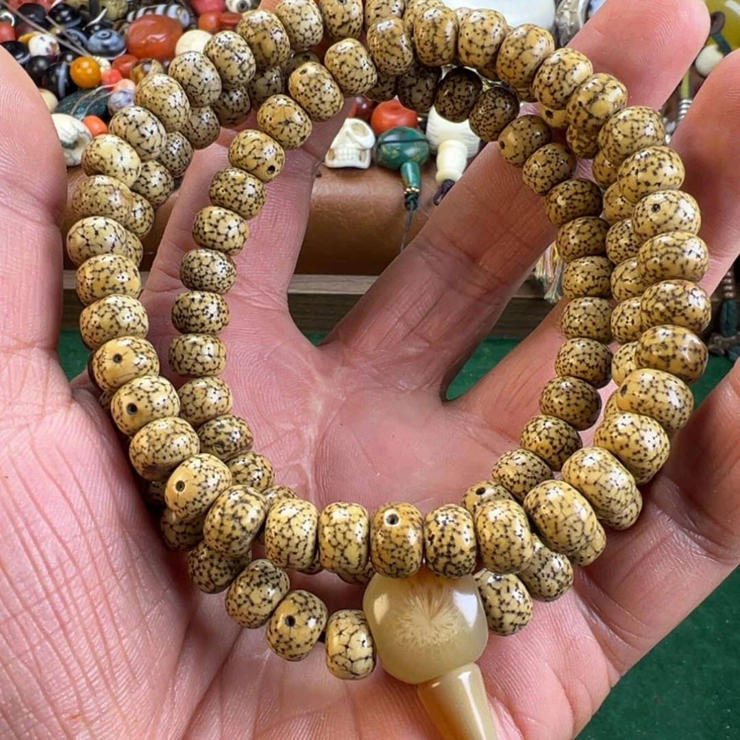 吊坠星月菩提新月奶白