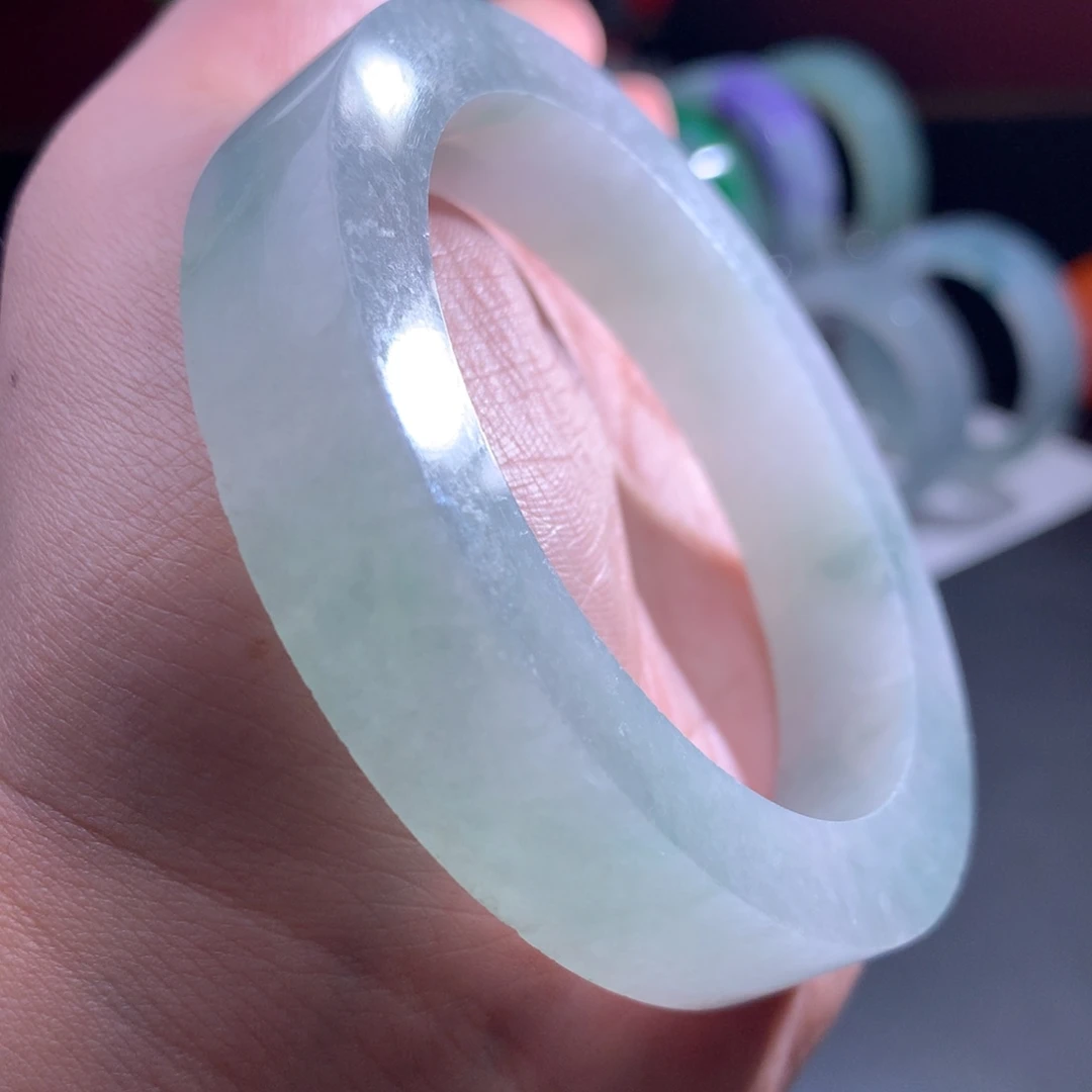 未镶嵌翡翠手镯定制翡翠
