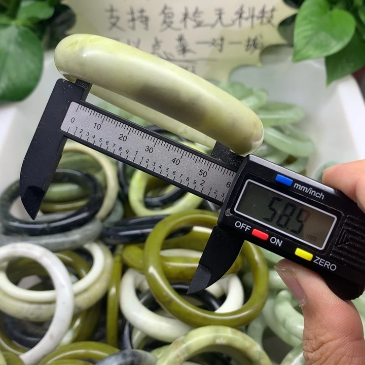 蛇纹石玉未镶嵌手镯3