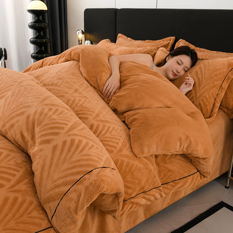 灰色雕花牛奶绒四件套2025新款冬季双面加厚宝宝绒珊瑚绒被套床单