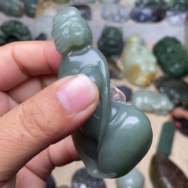 和田玉未镶嵌颈饰