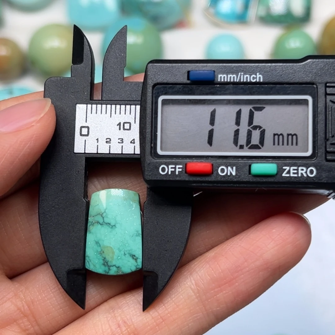 不***匆绿松石未镶嵌珠宝奇石