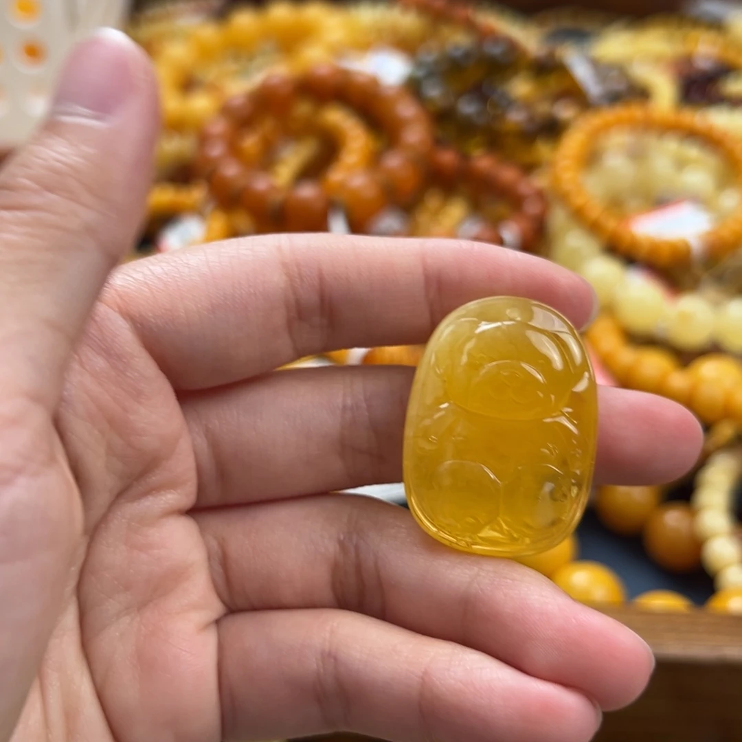 未镶嵌琥珀珠宝奇石