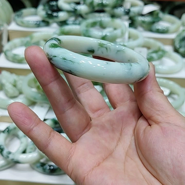 ****透闪石-蛇纹石玉未镶嵌手镯