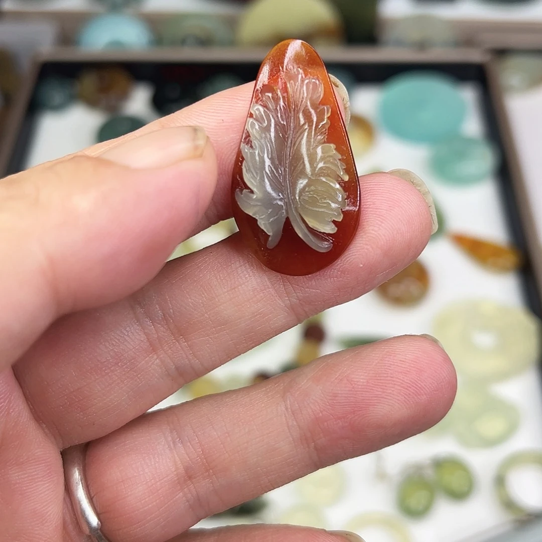 岫玉未镶嵌颈饰花玉精品