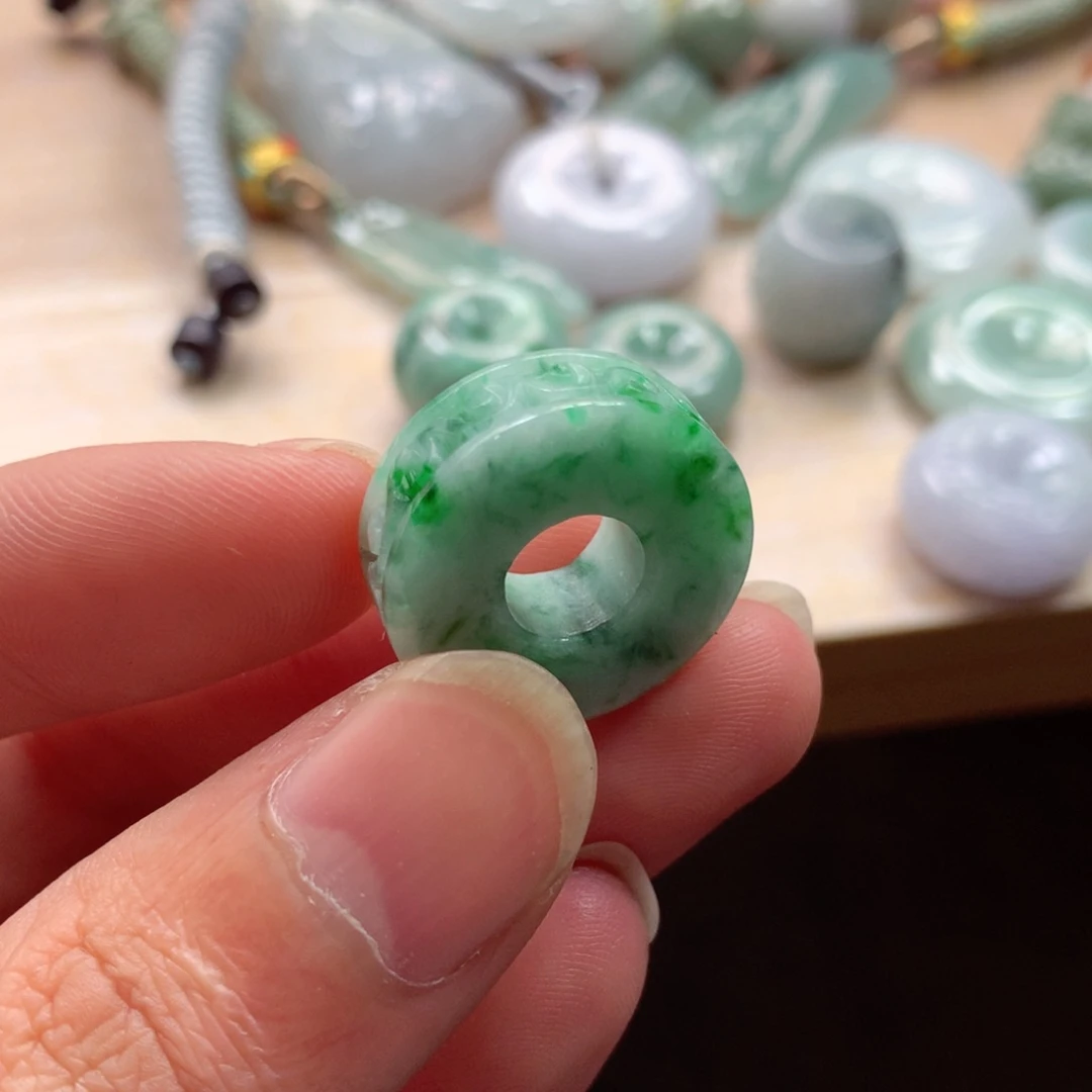 翡翠未镶嵌颈饰X****机吊坠