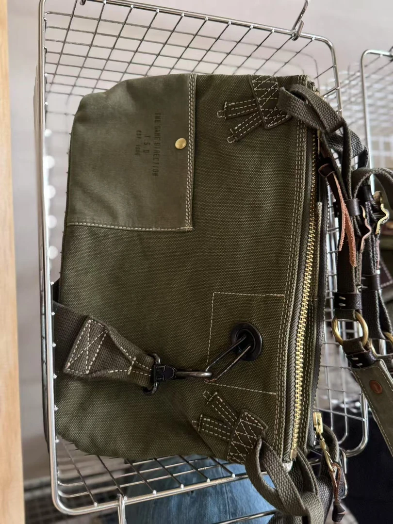 BT8325 Re-make 复古做旧军工风挂扣斜挎小包