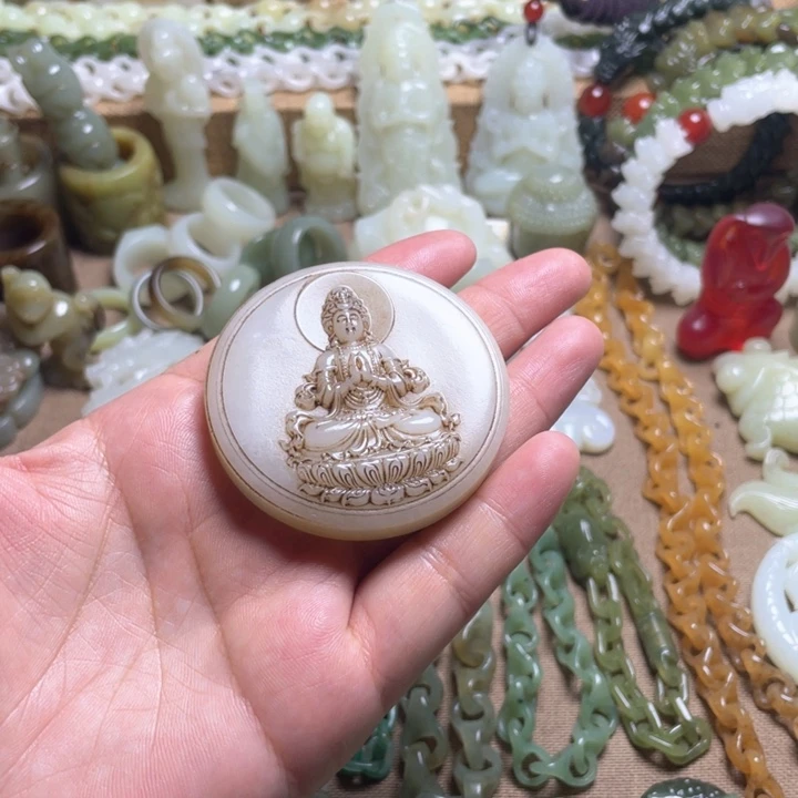 和田玉未镶嵌颈饰张****邦