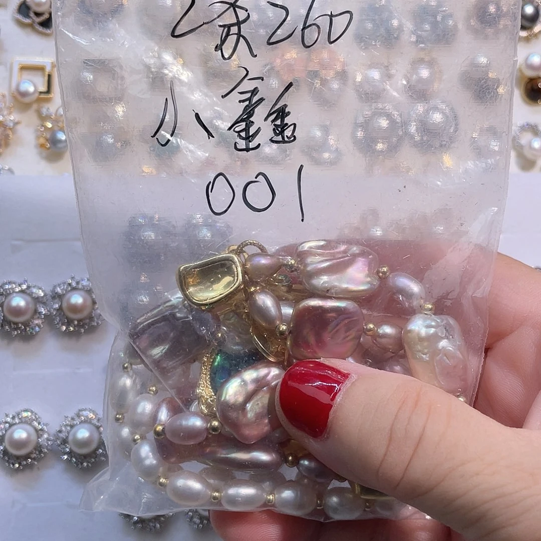 小***.合金淡水珍珠耳饰