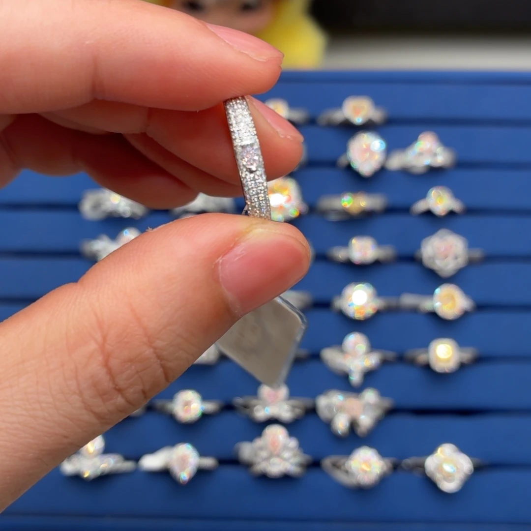 戒指/指环钻石18K金镶嵌紫钻戒指