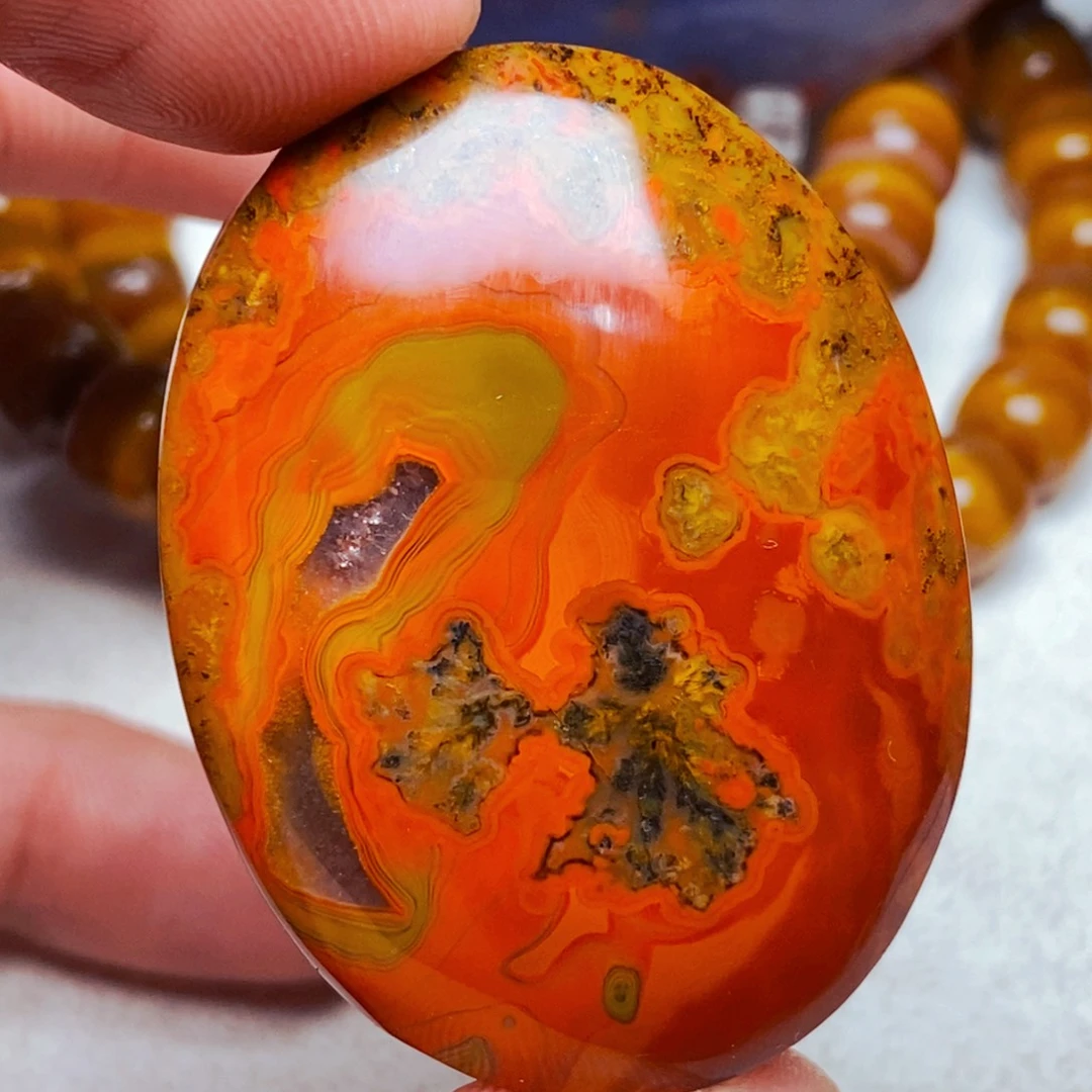 正***存玛瑙/玉髓未镶嵌颈饰