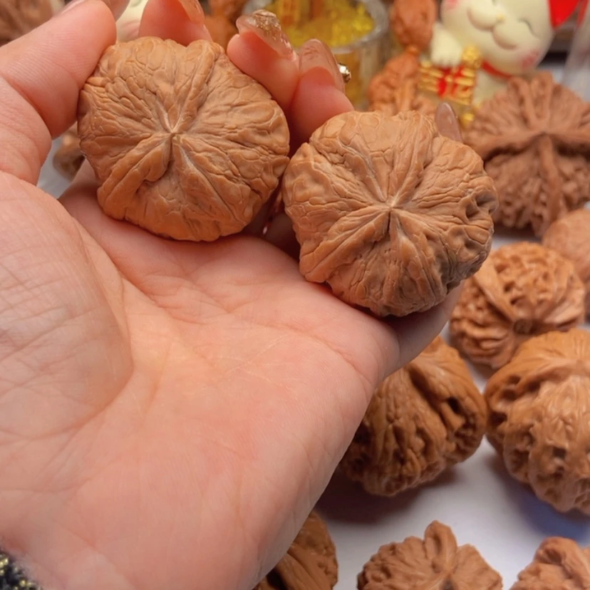 【闪购商品】把件文玩核桃元宝三棱福利