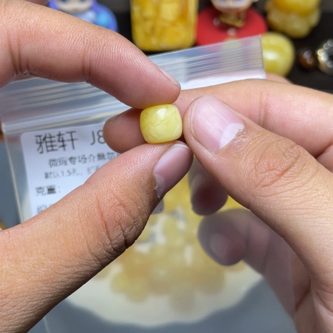 琥珀未镶嵌珠宝奇石