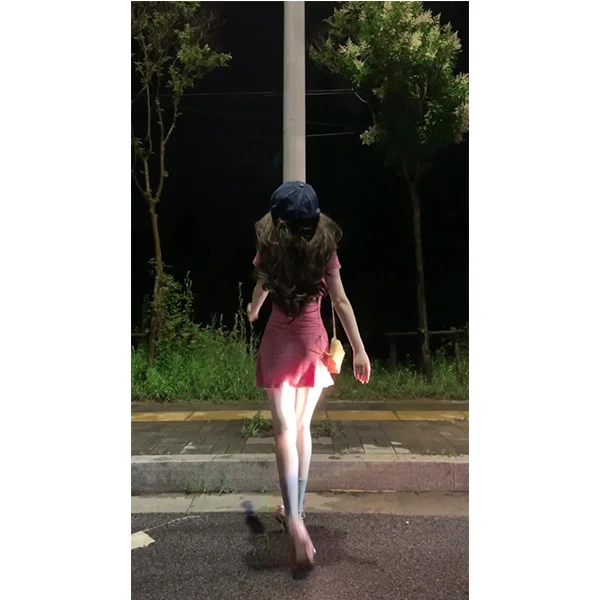 2024夏季新款收腰裙子蝴蝶结显瘦包臀裙V领短裙连衣裙女