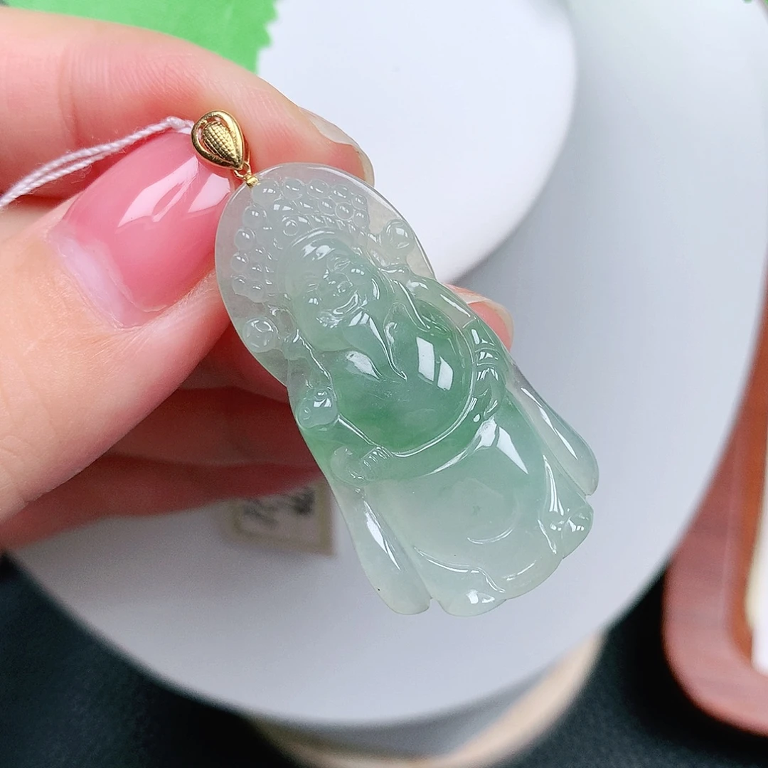 翡翠18K金镶嵌颈饰才爷爷