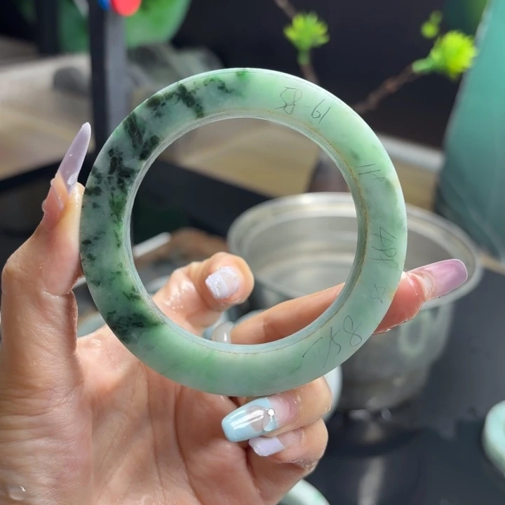 定制翡翠手镯未镶嵌