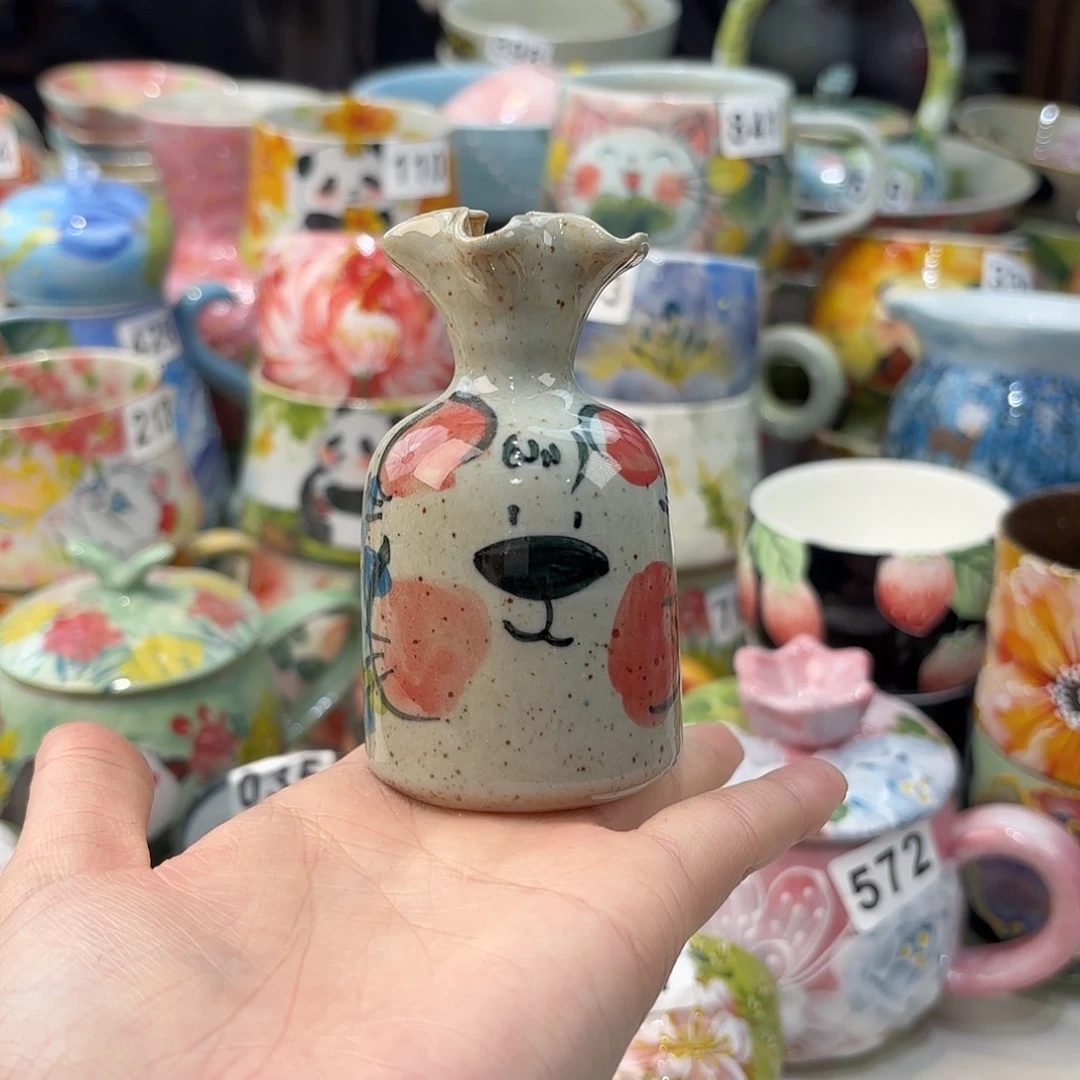 瓷片兔兔好可爱呀打个