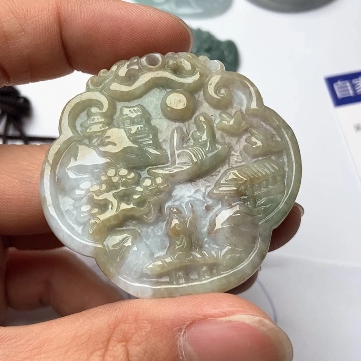 翡翠颈饰未镶嵌翡翠
