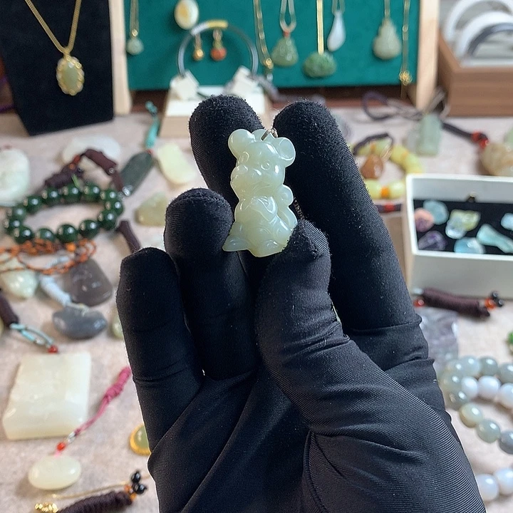 和田玉未镶嵌颈饰