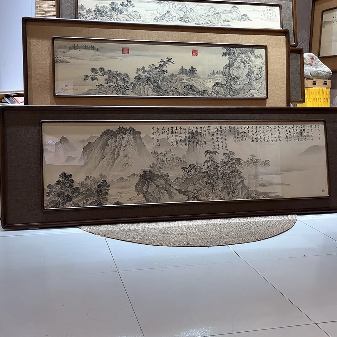 龙***L国画亲笔手绘作品。