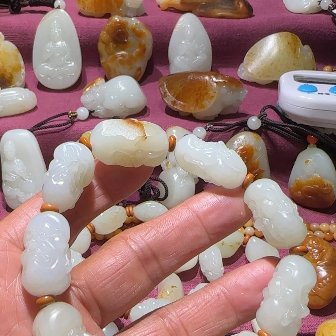 和田玉颈饰未镶嵌皓